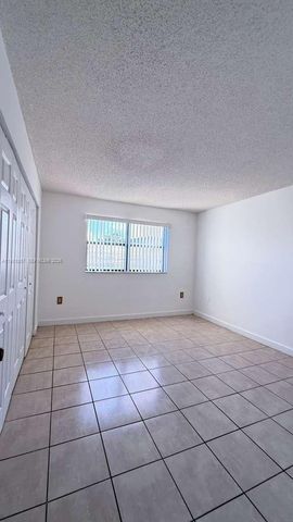 7100 NW 179th St 205, Hialeah, FL 33015
