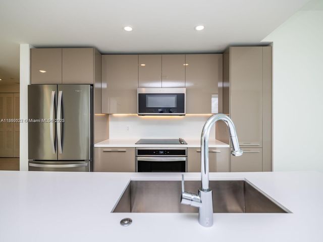 2000 Metropica Way 2509, Sunrise, FL 33323