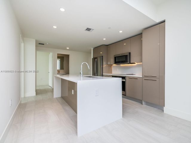 2000 Metropica Way 2509, Sunrise, FL 33323