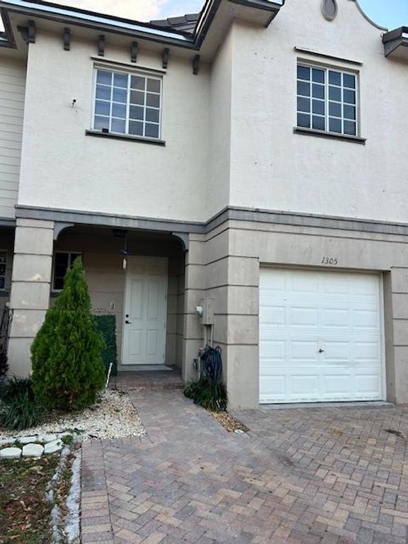 1305 Lucaya Drive, West Palm Beach, FL 33404