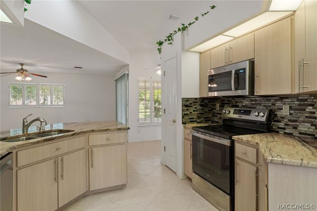 7229 W Milwe Lane, Crystal River, FL 34429