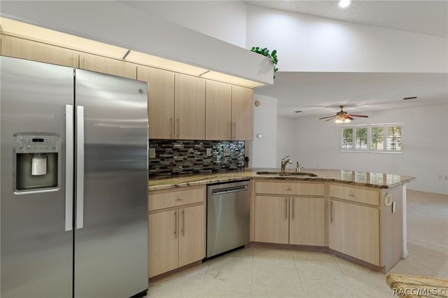 7229 W Milwe Lane, Crystal River, FL 34429