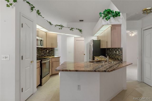 7229 W Milwe Lane, Crystal River, FL 34429