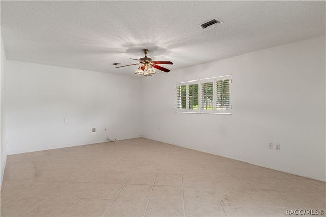 7229 W Milwe Lane, Crystal River, FL 34429