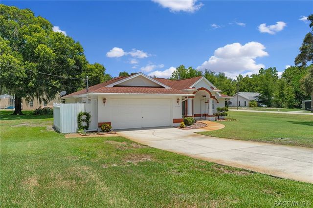 7229 W Milwe Lane, Crystal River, FL 34429