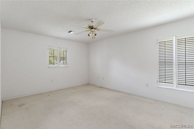 7229 W Milwe Lane, Crystal River, FL 34429