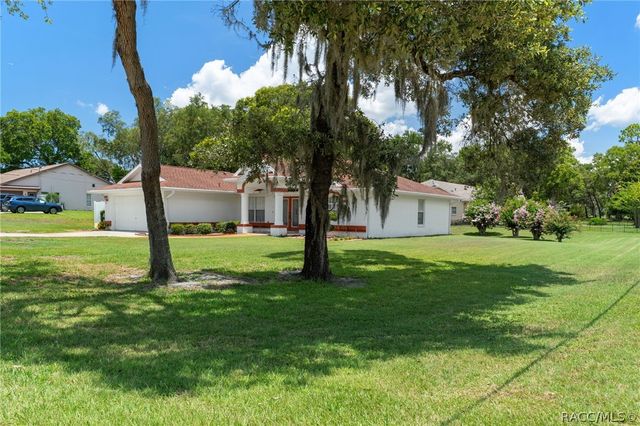 7229 W Milwe Lane, Crystal River, FL 34429