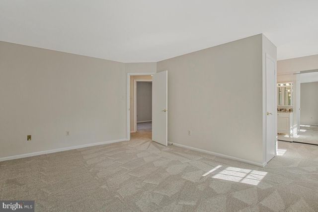 8853 BLADE GREEN LN, Columbia, MD 21045