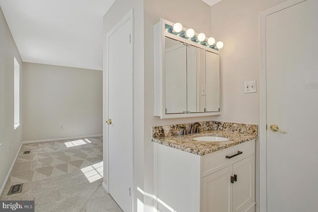 8853 BLADE GREEN LN, Columbia, MD 21045