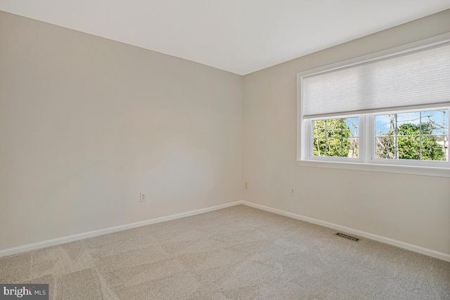 8853 BLADE GREEN LN, Columbia, MD 21045