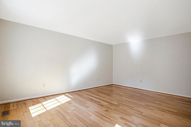 8853 BLADE GREEN LN, Columbia, MD 21045