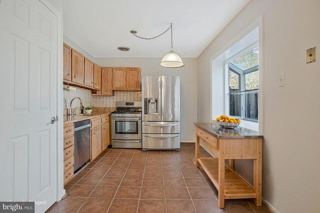 8853 BLADE GREEN LN, Columbia, MD 21045