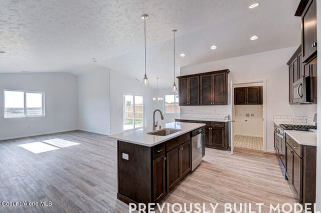 6179 W PELICAN LP, Rathdrum, ID 83858
