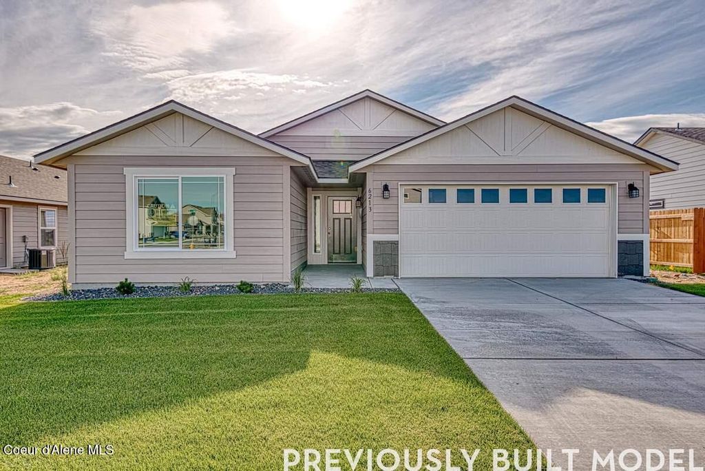 6179 W PELICAN LP, Rathdrum, ID 83858