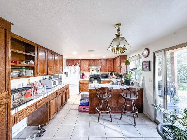 8518 Delahye Cir, Sacramento, CA 95828