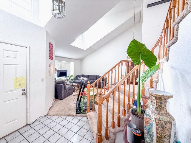 8518 Delahye Cir, Sacramento, CA 95828