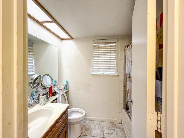 8518 Delahye Cir, Sacramento, CA 95828