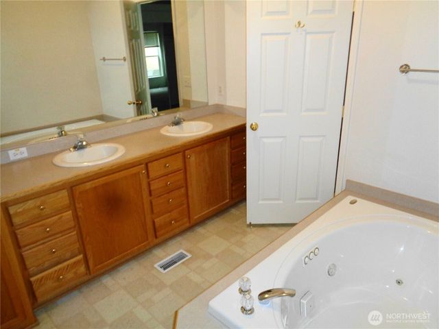 8138 18th Lane SE, Lacey, WA 98503