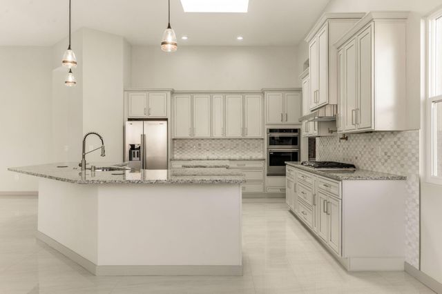 380 Taylor Road NE, Los Lunas, NM 87031