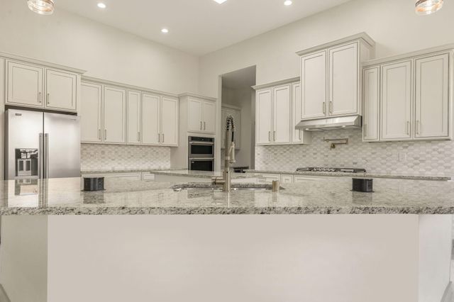 380 Taylor Road NE, Los Lunas, NM 87031