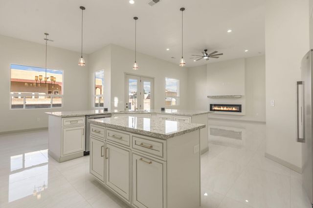 380 Taylor Road NE, Los Lunas, NM 87031