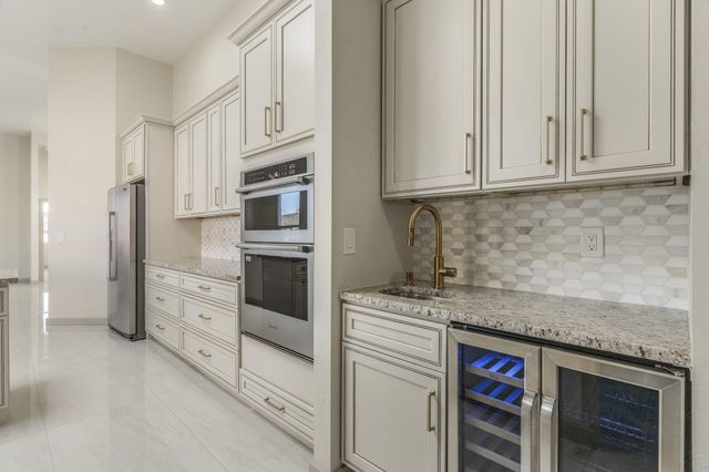 380 Taylor Road NE, Los Lunas, NM 87031