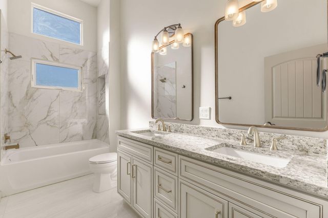 380 Taylor Road NE, Los Lunas, NM 87031