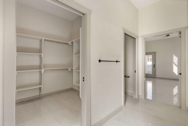 380 Taylor Road NE, Los Lunas, NM 87031