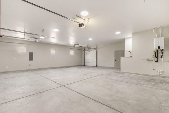 380 Taylor Road NE, Los Lunas, NM 87031