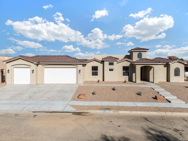 380 Taylor Road NE, Los Lunas, NM 87031