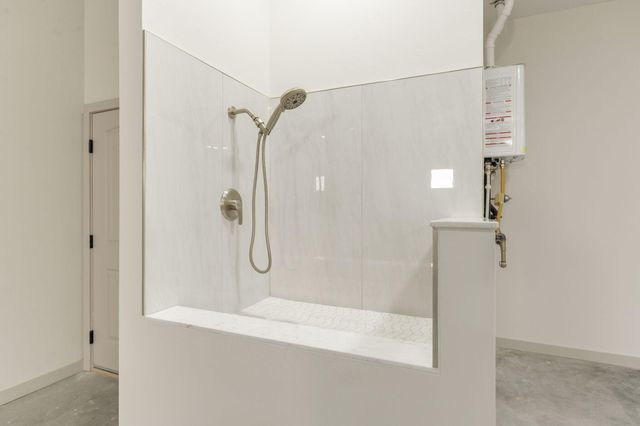 380 Taylor Road NE, Los Lunas, NM 87031