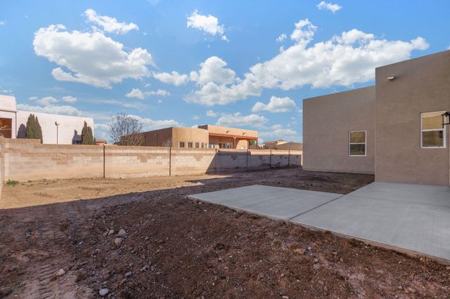 380 Taylor Road NE, Los Lunas, NM 87031