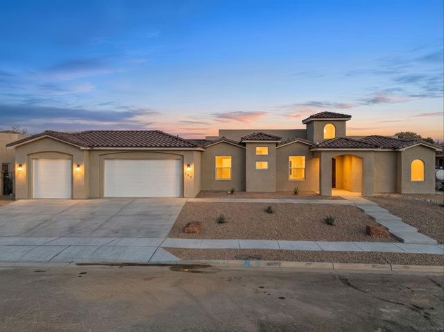 380 Taylor Road NE, Los Lunas, NM 87031