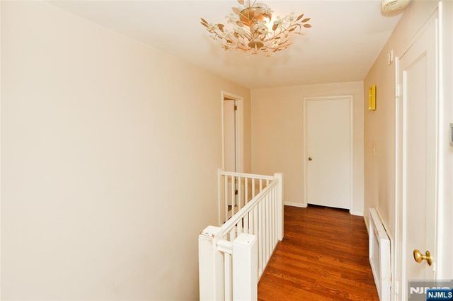 4-12 Kenneth Avenue, Fair Lawn, NJ 07410