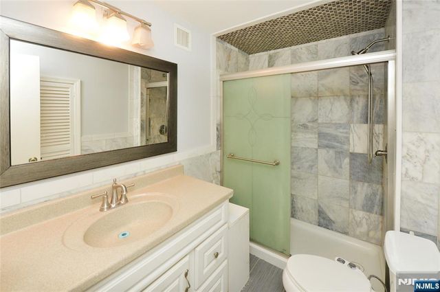 4-12 Kenneth Avenue, Fair Lawn, NJ 07410