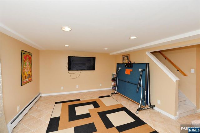 4-12 Kenneth Avenue, Fair Lawn, NJ 07410