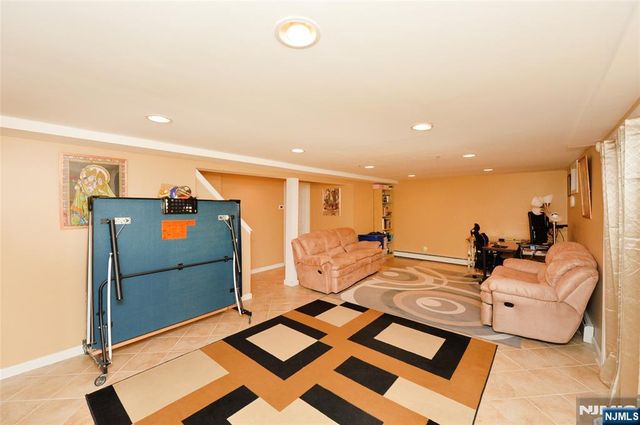 4-12 Kenneth Avenue, Fair Lawn, NJ 07410