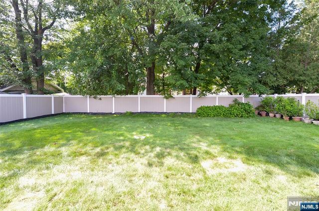 4-12 Kenneth Avenue, Fair Lawn, NJ 07410
