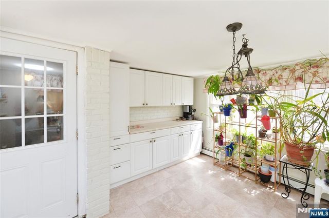 4-12 Kenneth Avenue, Fair Lawn, NJ 07410
