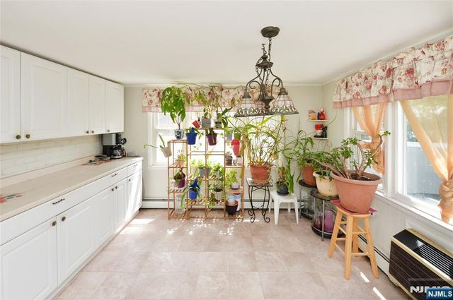 4-12 Kenneth Avenue, Fair Lawn, NJ 07410