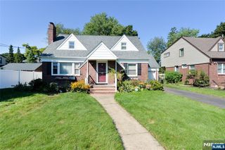 4-12 Kenneth Avenue, Fair Lawn, NJ 07410
