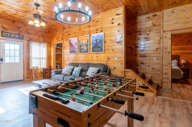 2213 Headrick Lead, Sevierville, TN 37862