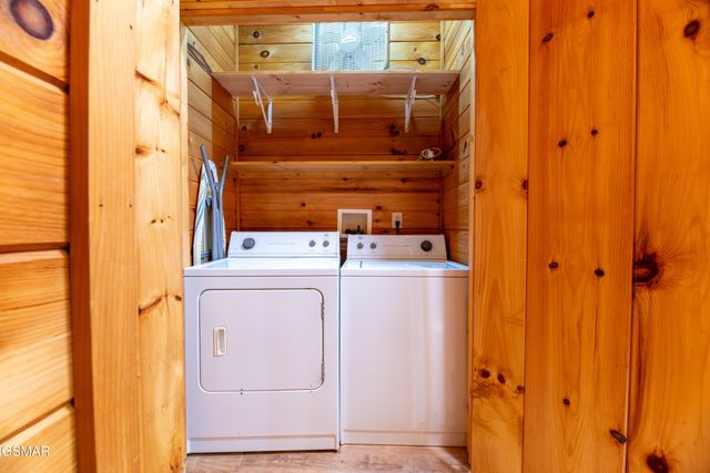 2213 Headrick Lead, Sevierville, TN 37862