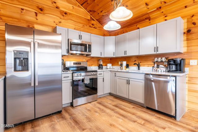 2213 Headrick Lead, Sevierville, TN 37862