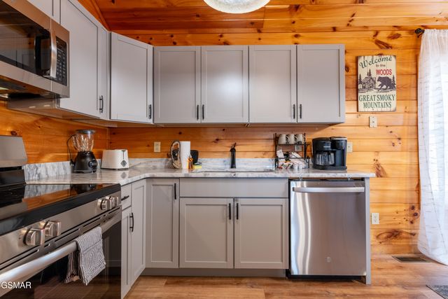 2213 Headrick Lead, Sevierville, TN 37862