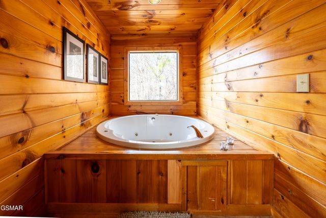 2213 Headrick Lead, Sevierville, TN 37862