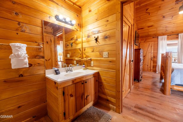 2213 Headrick Lead, Sevierville, TN 37862