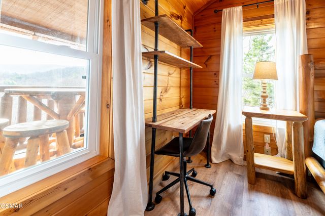 2213 Headrick Lead, Sevierville, TN 37862