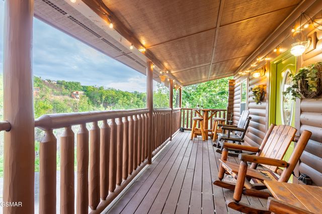 2213 Headrick Lead, Sevierville, TN 37862