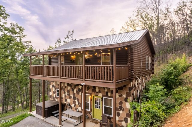 2213 Headrick Lead, Sevierville, TN 37862